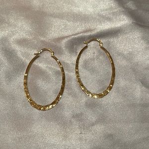 Shiny gold oval hoops